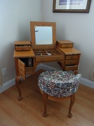 A Queen Ann Style Vanity / Desk With Pop Up Mirror And Swivel Chair