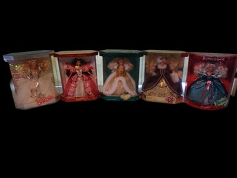 Set Of 5 Barbies For The Holidays!