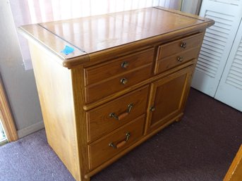 Thomasville Oak Dresser, With Folding Top.