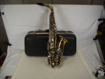 Conn Model 20M Saxophone With Case