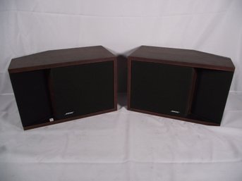 Pair Of Bose Speakers Model 201  Series 2