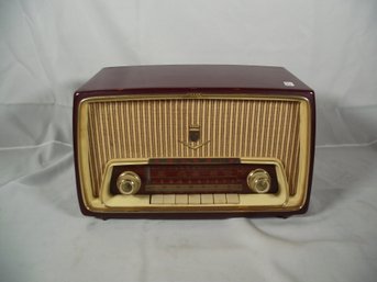 Grundig Model 57 Shortwave Radio