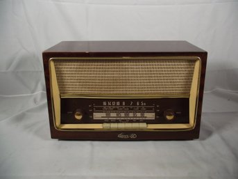 Lucor Shortwave Radio Model 66