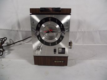 Sony Clock Ten Transistor Radio Model 7FC-89W
