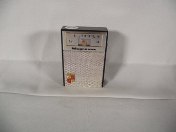 Magna Box Transistor Radio Model AM-62