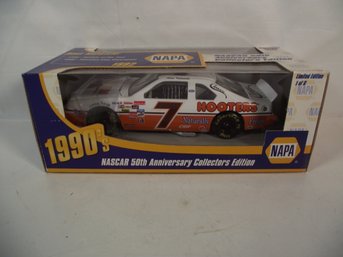 Alan Kulwicki #7 Hooters 1:24 Scale Action Diecast Race Car NIB