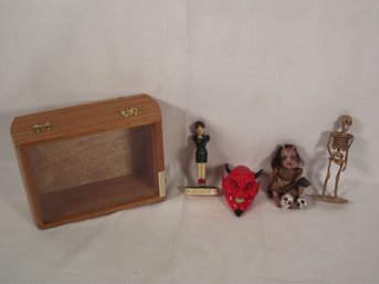 Lot Of Four (4) Creatures And Display Box