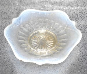 G88 Early Northwood White Opalescent Spokes Glass Dish