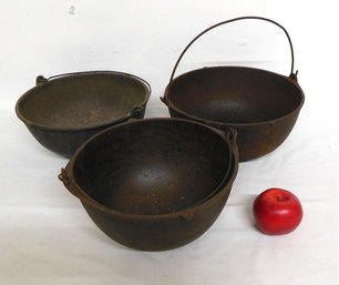 Lot Of Three 19th Century Cast Iron Kettles / Cooking Pots