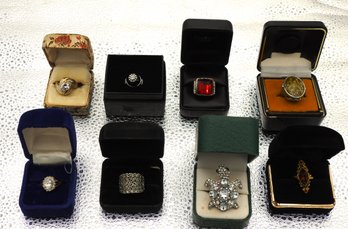 Lot # 6 Lot Of Ladies Beautiful Rings With Clamshells