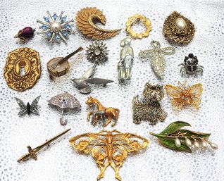 Lot # 12 Vintage Ladies Pendant Pins