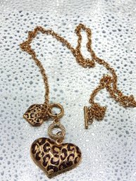 Lot # 41 Pretty Red Enamel Gold Tone Ladies Heart Necklace Aprox 18 Inch