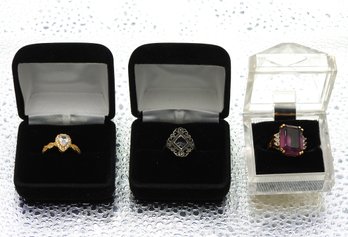 Lot # 55 Lot Of 3 Beautiful Ladies Rings With Clamshells