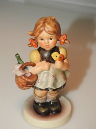 5 Inch Hummel Little Visitor Figurine No Chips Or Cracks