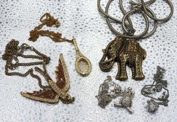 Lot # 114 Lot Of Vintage Ladies Necklaces