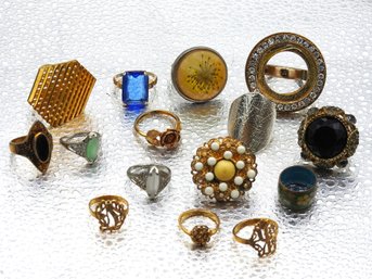 Estate Found Jewelry Ring Lot 7 Ring Sizes Are All Different