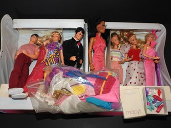 Huge Lot Of Vintage Barbies Case & Accesories