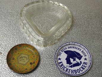 Lot Of Old Metal & Glass Ashtrays Glass Yankees Stadium Knickerbocker Beer & More