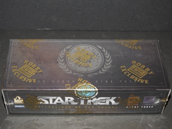 Sealed Box Of Fleer Skybox Hobby Exclusive Star Trek Cards