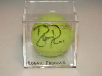 Roger Federer Signed Tennis Ball In Case No COA