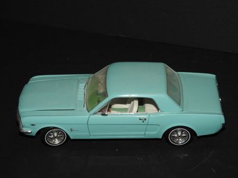 1/18 Scale Ford Mustang Diecast Car