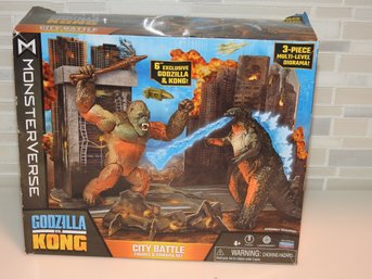 Sealed Godzilla Vs King Kong Action Figure Play Set