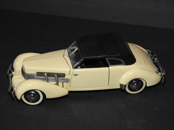 Franklin Mint 1937 Cord Phaeton Coupe 1/24 Diecast Car