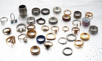 Lot 7 Of Estate Found Jewelry Rings All Different Sizes