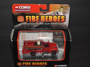 NIB Corgi 1/43 1953 Mack Fire Engine