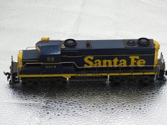 Vintage HO Scale 5628 Santa Fe Train Engine