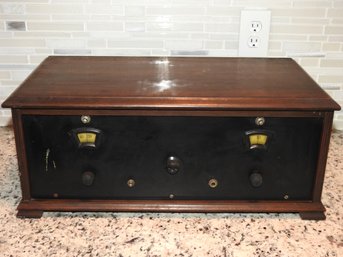 Antique Signal Tubed Radio In Nice Shaped Wooden Cabinet