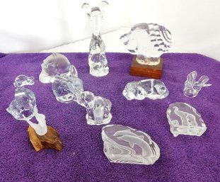 A Mixed Grouping Of Glass Animal Figures