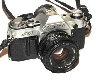 Canon AE-1 35mm Camera    Jj