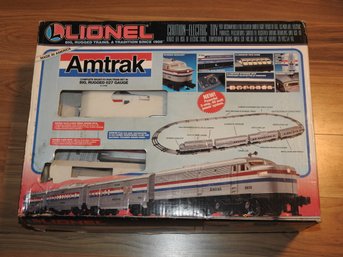 Vintage Working Lionel O Gauge Amtrak Train Set