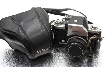 Vintage Nikon F 35mm Camera & Case