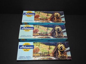 Lot Of 3 Vintage HO Scale  Pennsylvania 5750 Train Engine And Cars