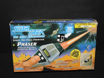 Vintage Star Trek Phaser Starfleet Weapon In Original Box