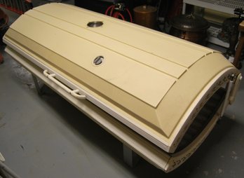 Sunquest Pro 24S Tanning Bed