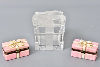 Tiffany & Co. Crystal Gift Box With Frosted Ribbon Bow Lid And Pair Of Gift Wrapped Trinket Boxes
