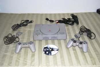 Original Sony Playstation With 2 Controllers