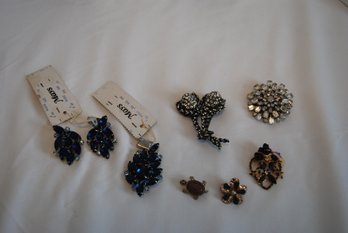 Lot Of 6 Vintage Pins And 1 Pair Of Matching Clip On Earrings