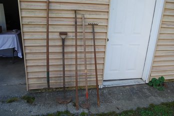 Set 5 Antique Gardening Tools