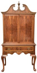 Berkey & Gay Chippendale Style Flame Mahogany Carved Wood China Cabinet / Armoire