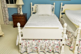 Twin Size Wood Bed With Acorn Finials (1 Of 2)