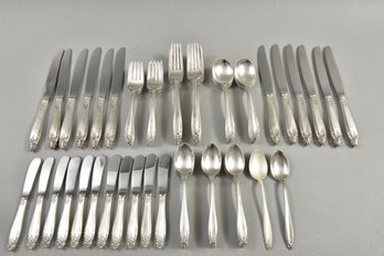 International Prelude 79 Piece Sterling Silver Flatware Set (70.285 Troy Oz)