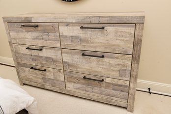 Ashley Furniture Effie Six Drawer Dresser (RETAIL $569)