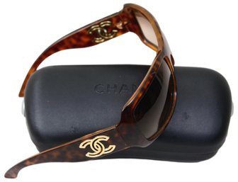 Authentic CHANEL Tortoise Shell Sunglasses 6018 In Original Carrying Case