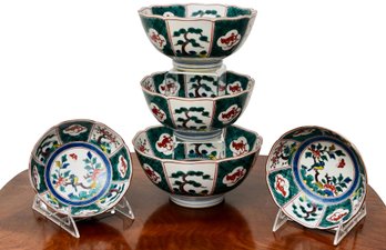 Set Of Five Japanese Kutani Ware Porcelain Serving Bowls In The Sho-Tiku-Bai Pattern