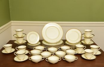 St. James Minton Bone China Dinnerware Set - Complete Service For Ten