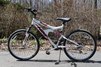 NEXT 24' L Gauntlet Mountain Bike With 18 Speeds Model: 8154-22TJ03012016 (pink/white)